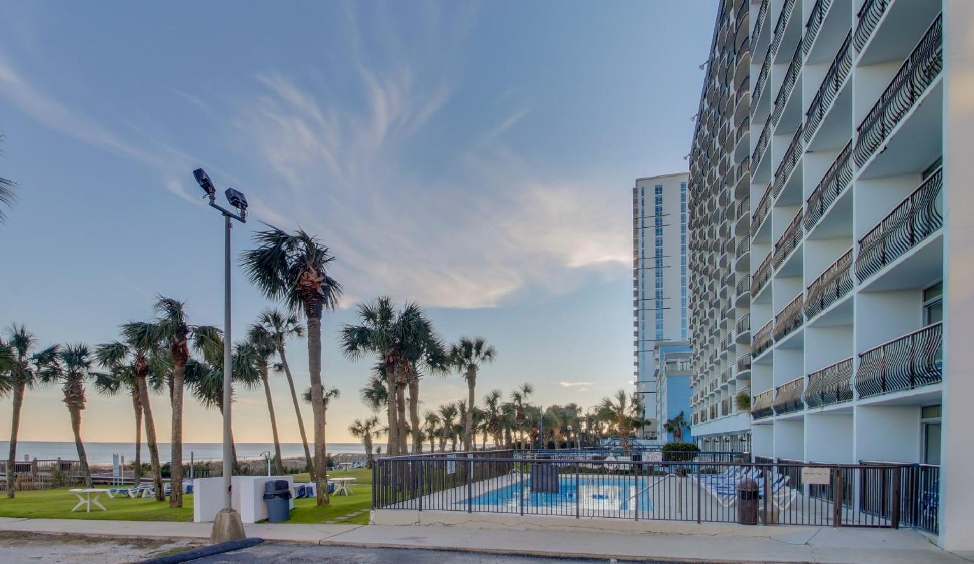 Hosteeva Boardwalk Ocean-Front Condo Миртъл Бийч Екстериор снимка